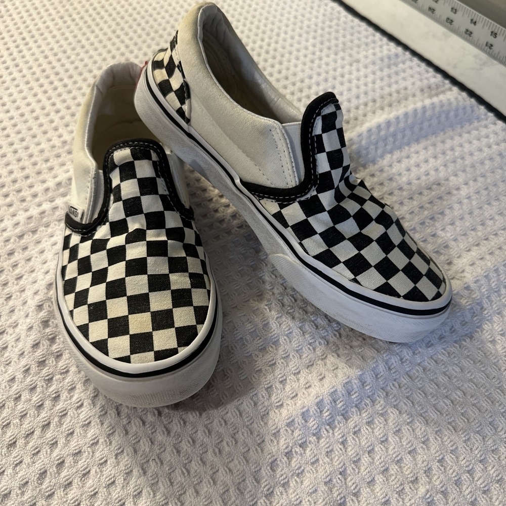 Vans Slip On V Checkerboard Skate Sneakers  Size US 2/EUR 32.5